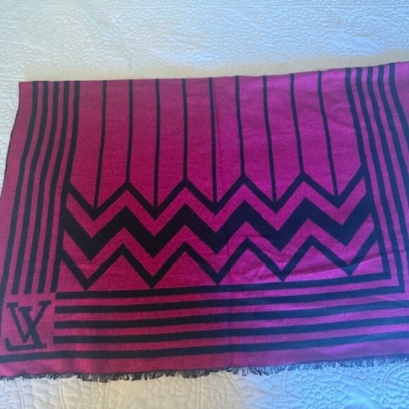 louis vuitton scarf 65 cashmere 35 silk - Picture 6 of 8